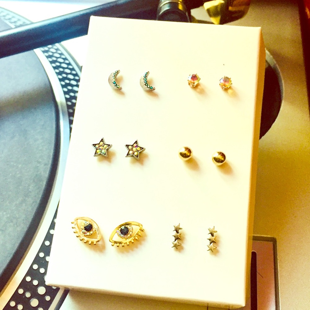 ✨New Celestial AEO 6 Pair Earring Set